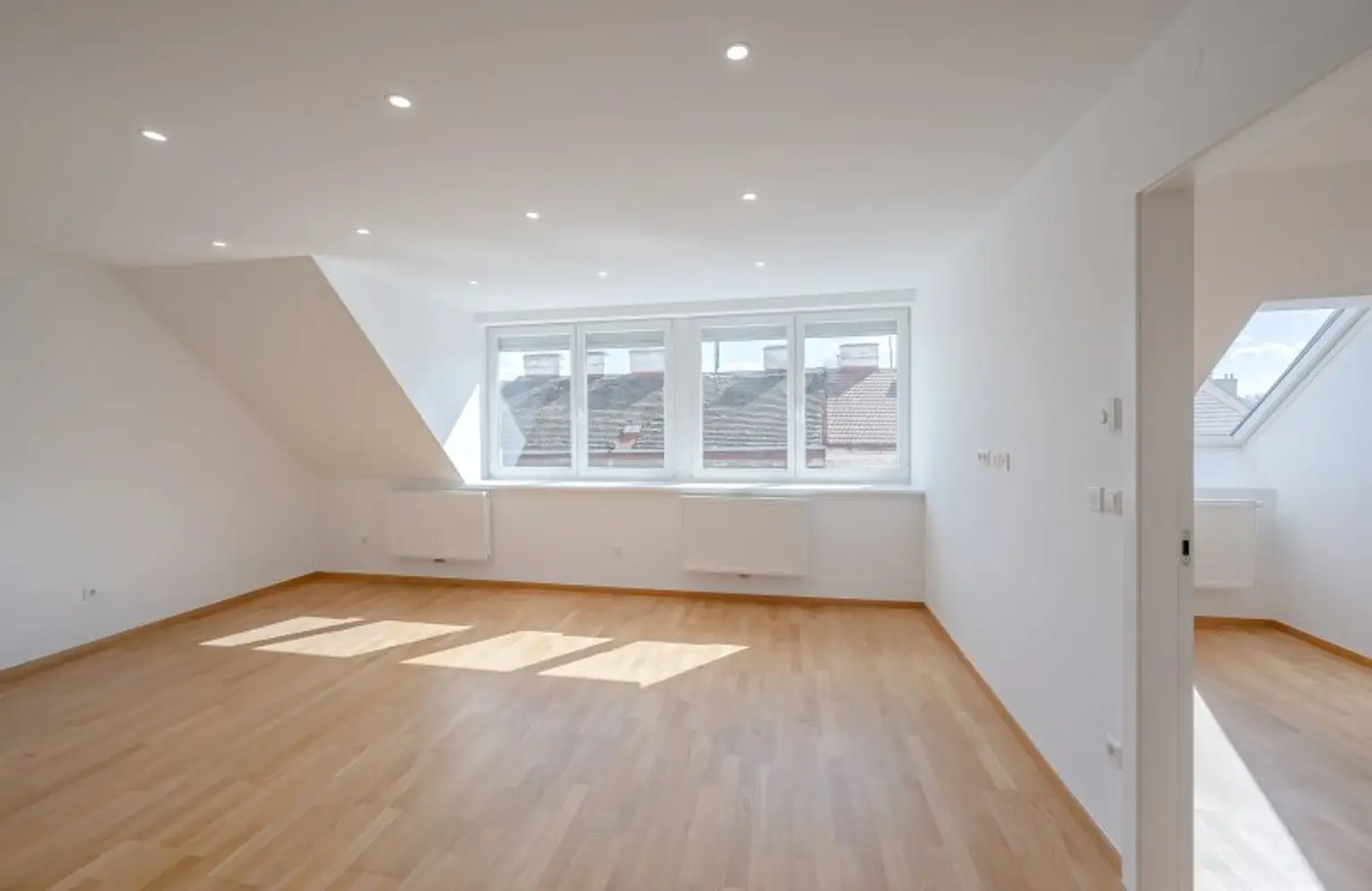 ++NEU++ Stylische Maisonette im Dachgeschoss – 3 Zimmer mit Sonnenterrasse