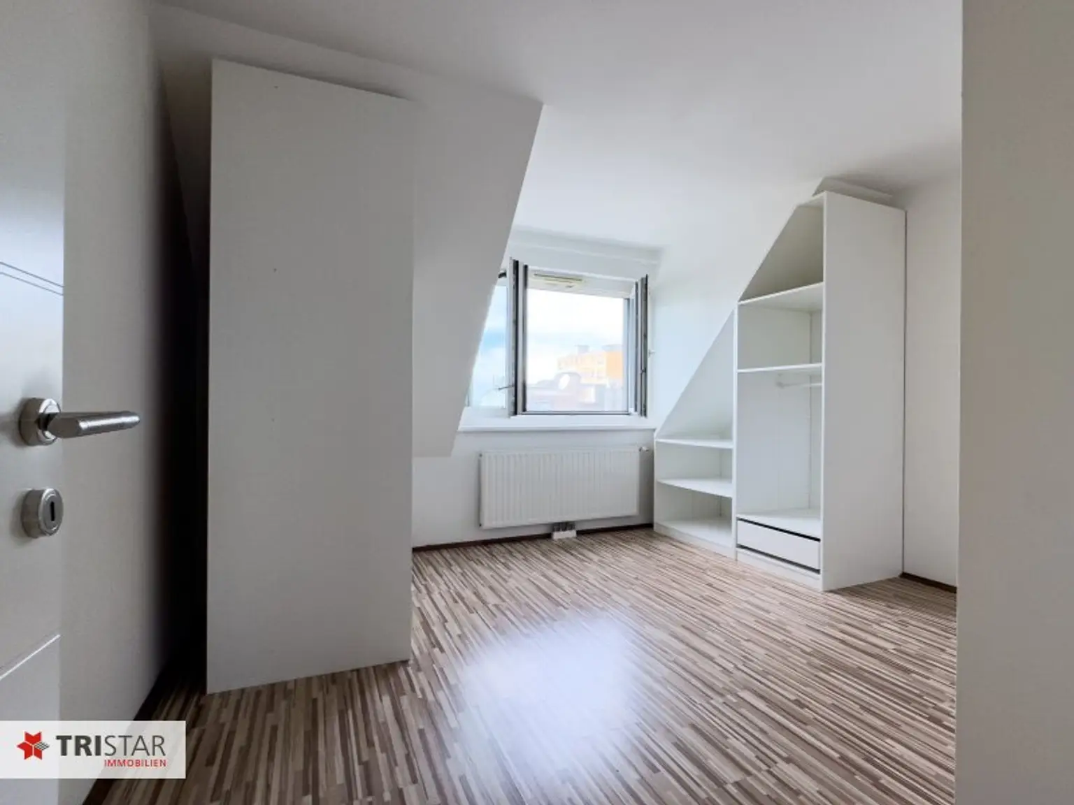 4-Zimmer-Dachtraum mit Südwest-Terrasse & Weitblick & Garage
