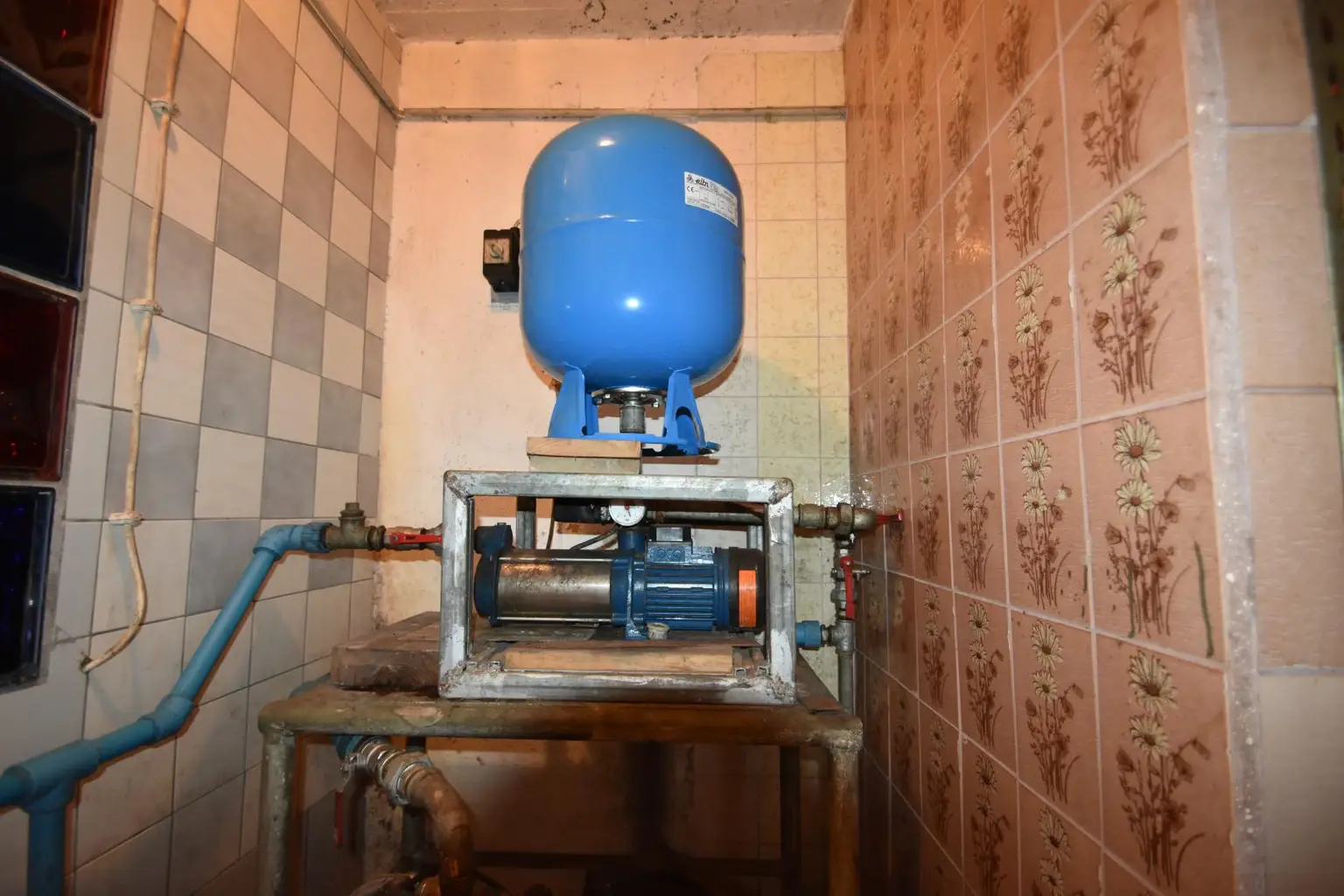 Wohnhaus mit großem Waldgrundstück