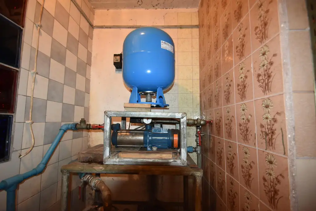 Wohnhaus mit großem Waldgrundstück