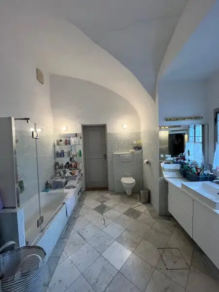Traumhafte Gartenwohnung in Ebergassing: 140m² gepflegt mit Einbauküche und Badewanne!