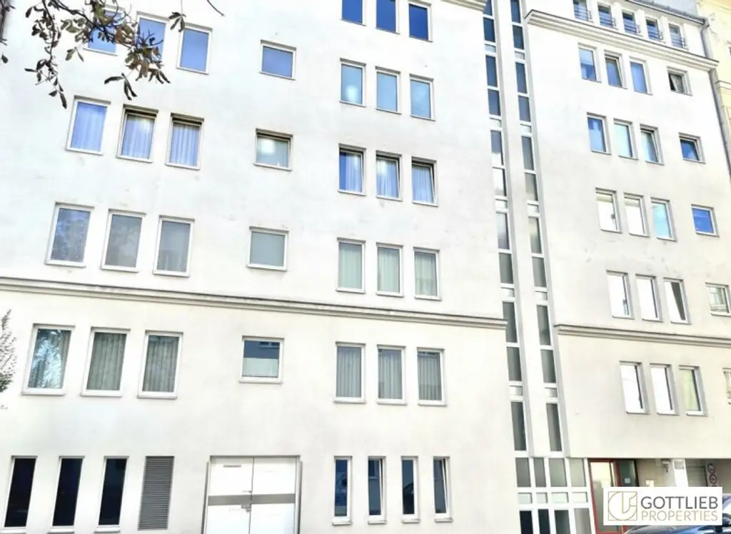 Grünruhelage nahe Arenbergpark! Teilmöblierte 2-Zimmer-Wohnung mit Loggia in Stockwerkslage