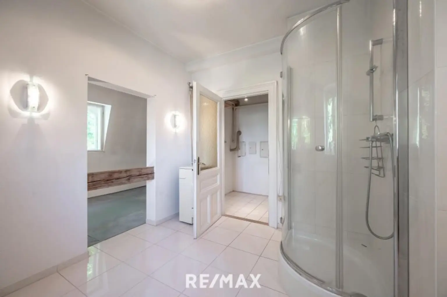 WOHNUNG IN ALTBAU-VILLA | EIGENGARTEN | SANIERUNGSBEDÜRFTIGES JUWEL