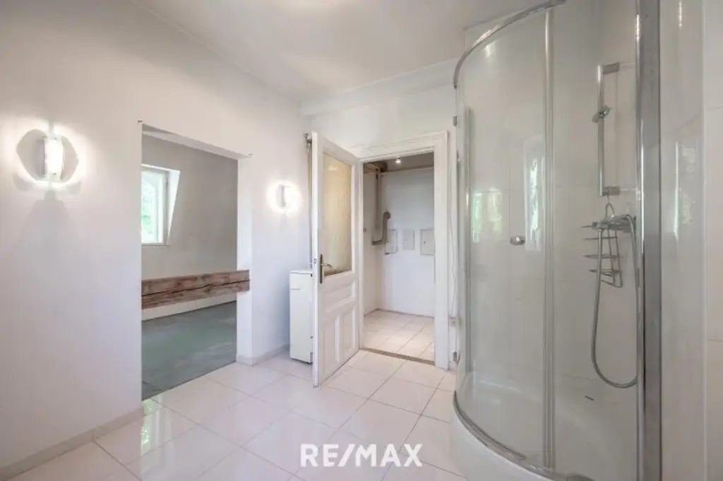 WOHNUNG IN ALTBAU-VILLA | EIGENGARTEN | SANIERUNGSBEDÜRFTIGES JUWEL