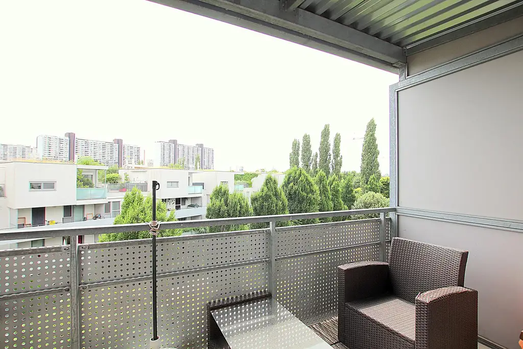 Perfekte 3-Zimmer Wohnung mit Balkon und Garagenplatz, ruhig, vollmöbliert