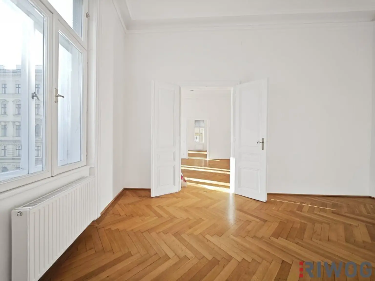 Topsaniertes Stilaltbaubüro in Naschmarktnähe | sehr hell | 154m² mit 4 bis 5 Zimmern | Luftwärmepumpe