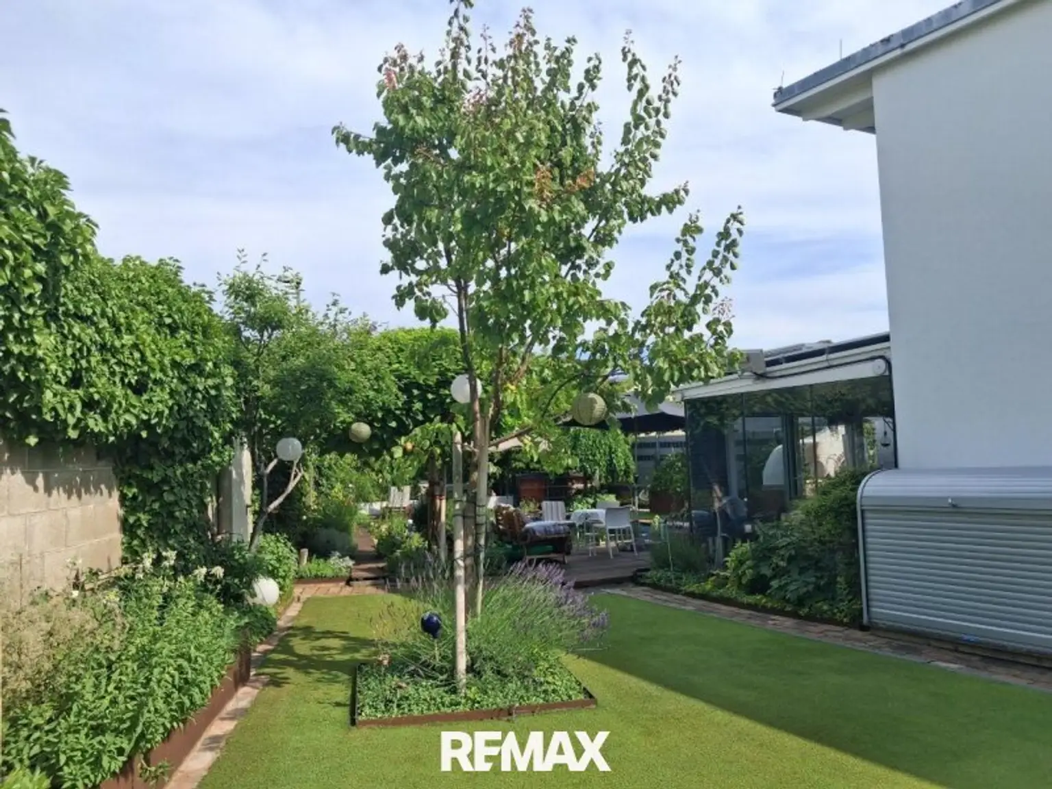6 Garten mit engl. Rasen 1220