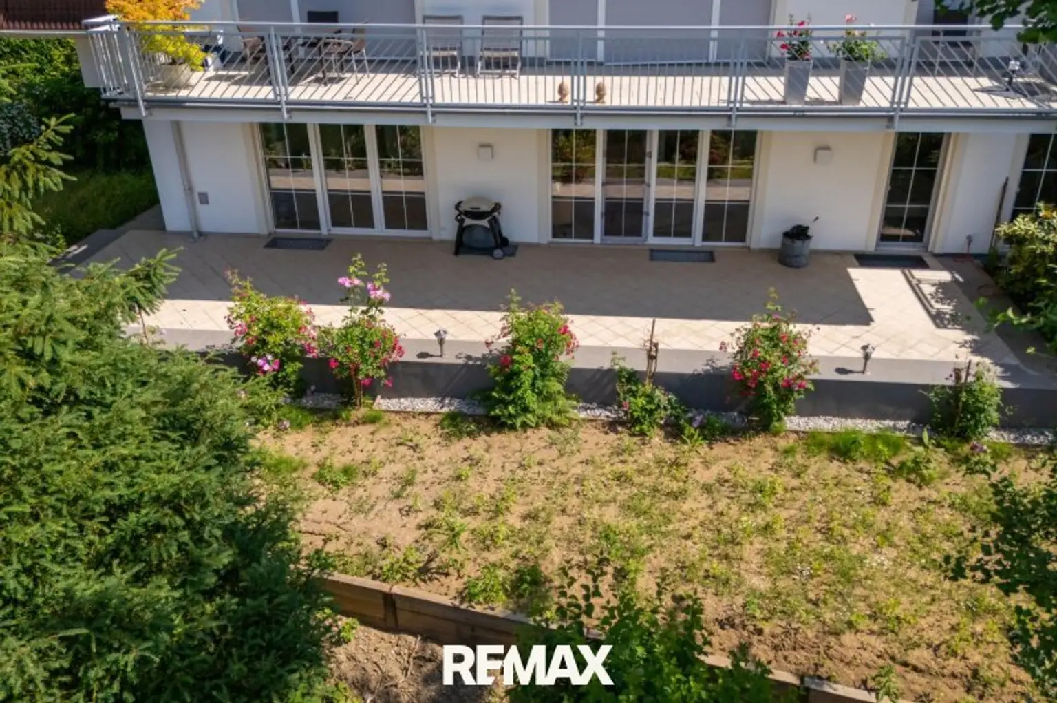 Terrasse mit Garten