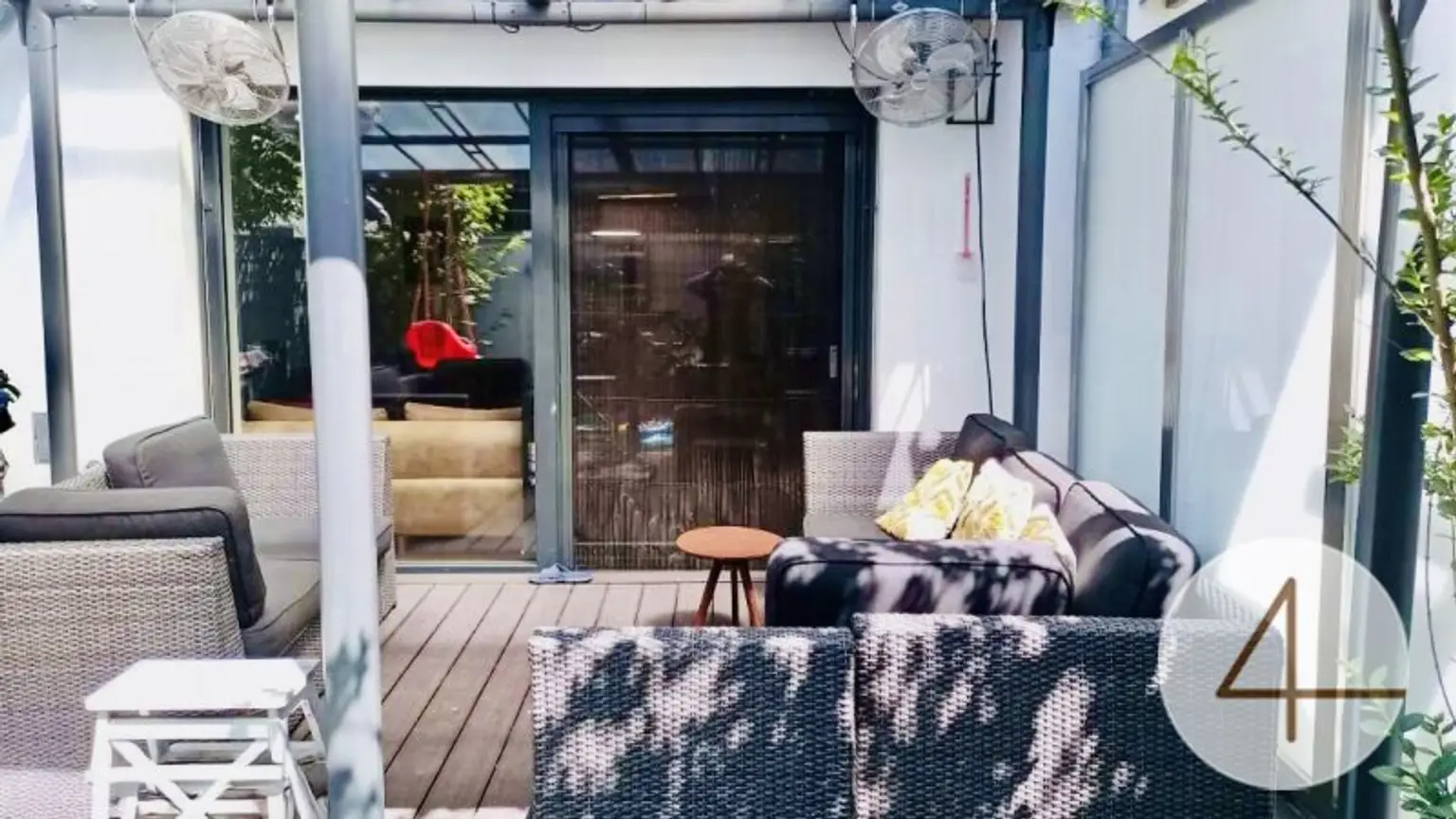8Min zur U2 - 4-Zimmer Gartenwohnung - privater Eingang - sonnige Terrasse - Tiefgarage - ideale Infrastruktur