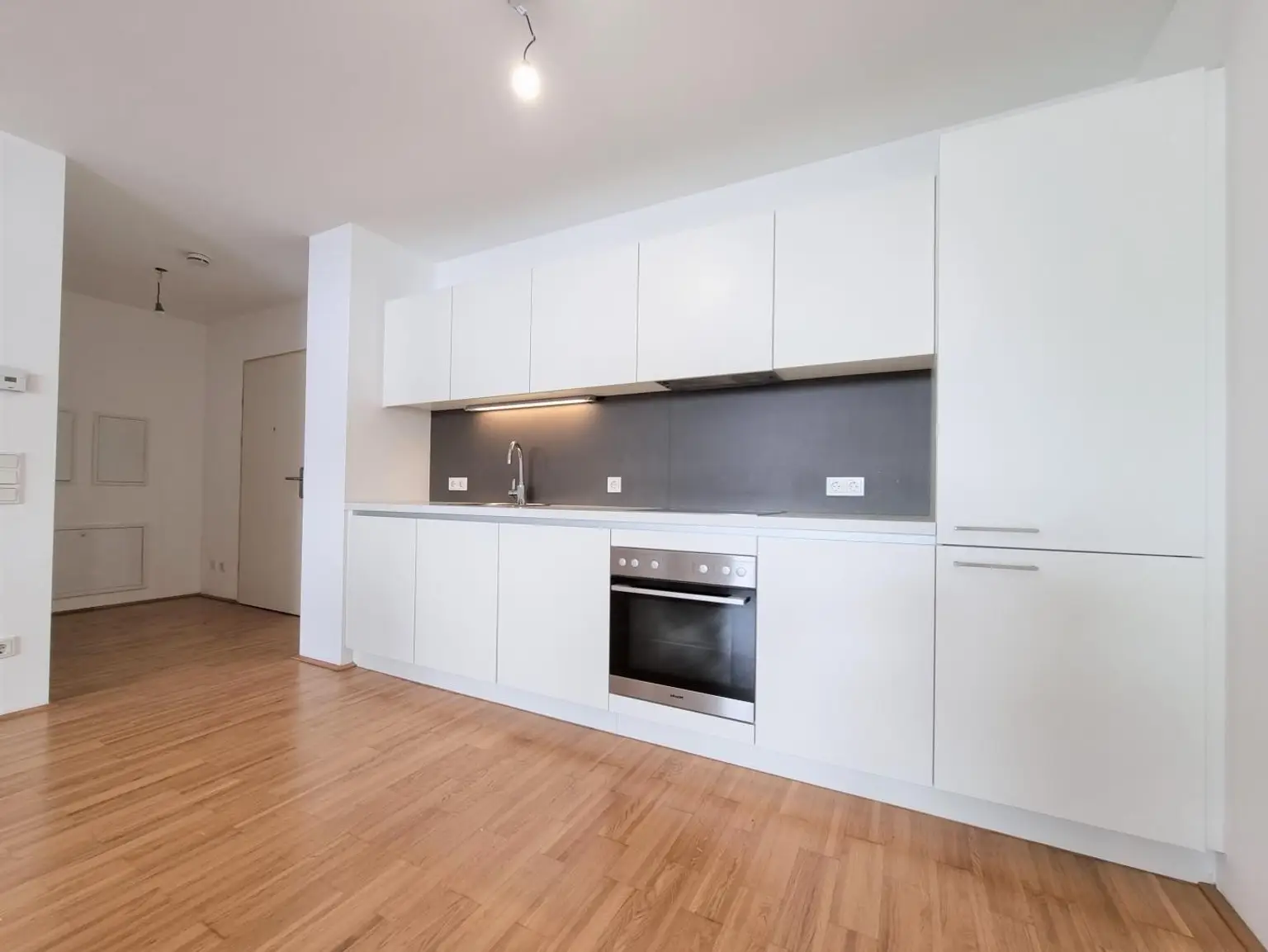Moderne Neubauwohnung mit toller Ausstattung + U4/U6 Nähe!!