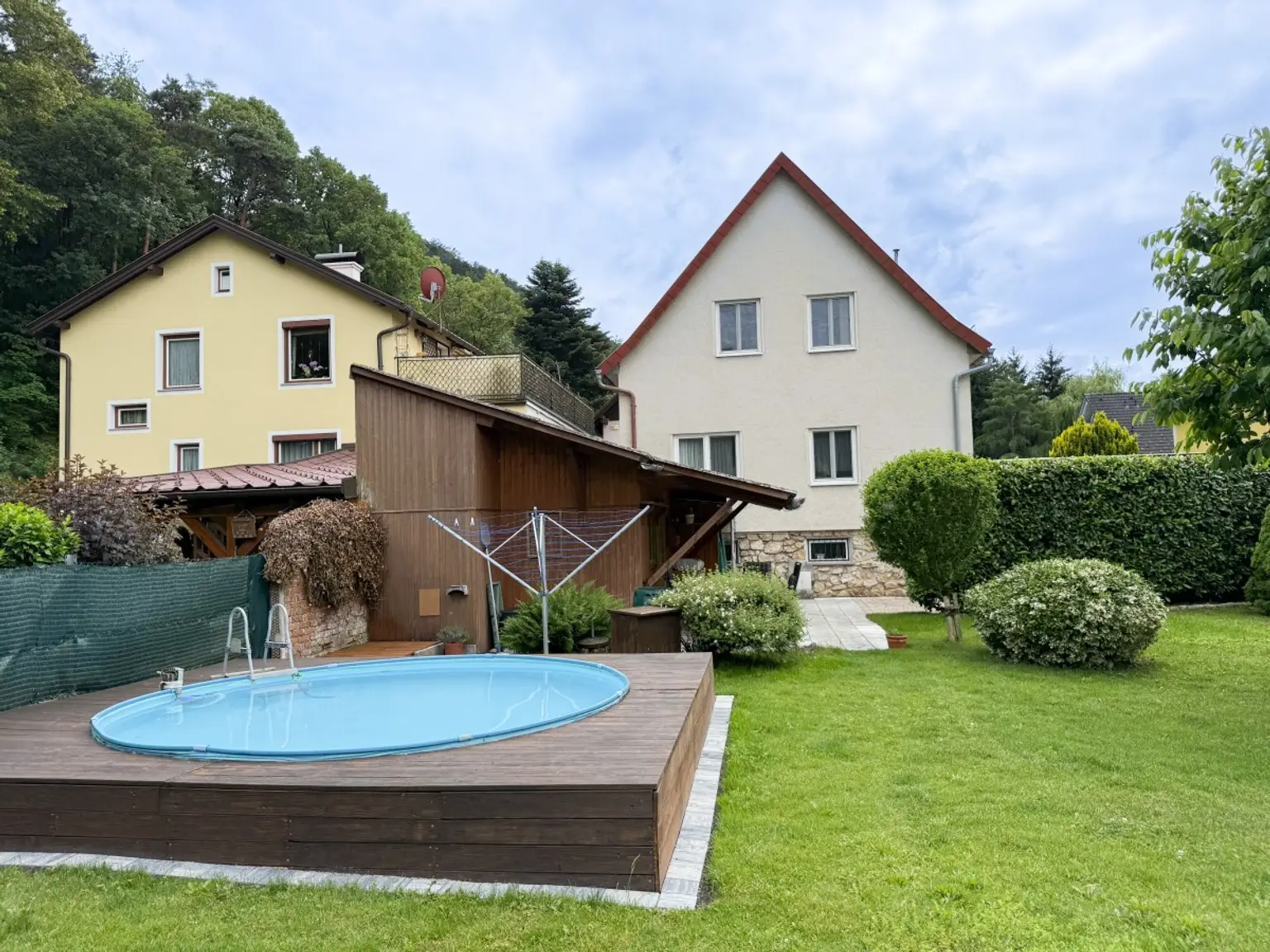 [06792] Was willst du mehr zum Glücklichsein? Haus, gepflegter Garten, Pool..