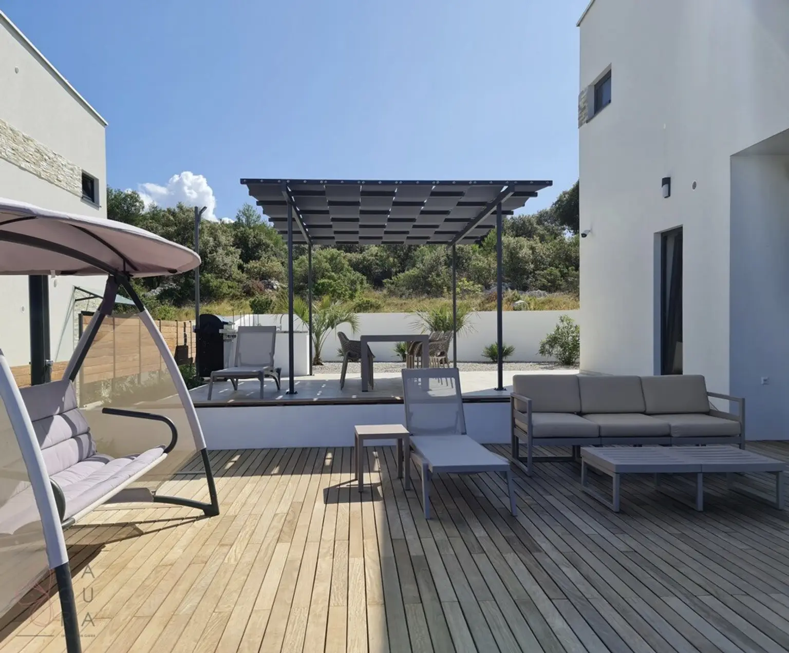 Moderne Villa mit Meerblick in Rogoznica – Eleganz und Erholung nur 80 m vom Meer
