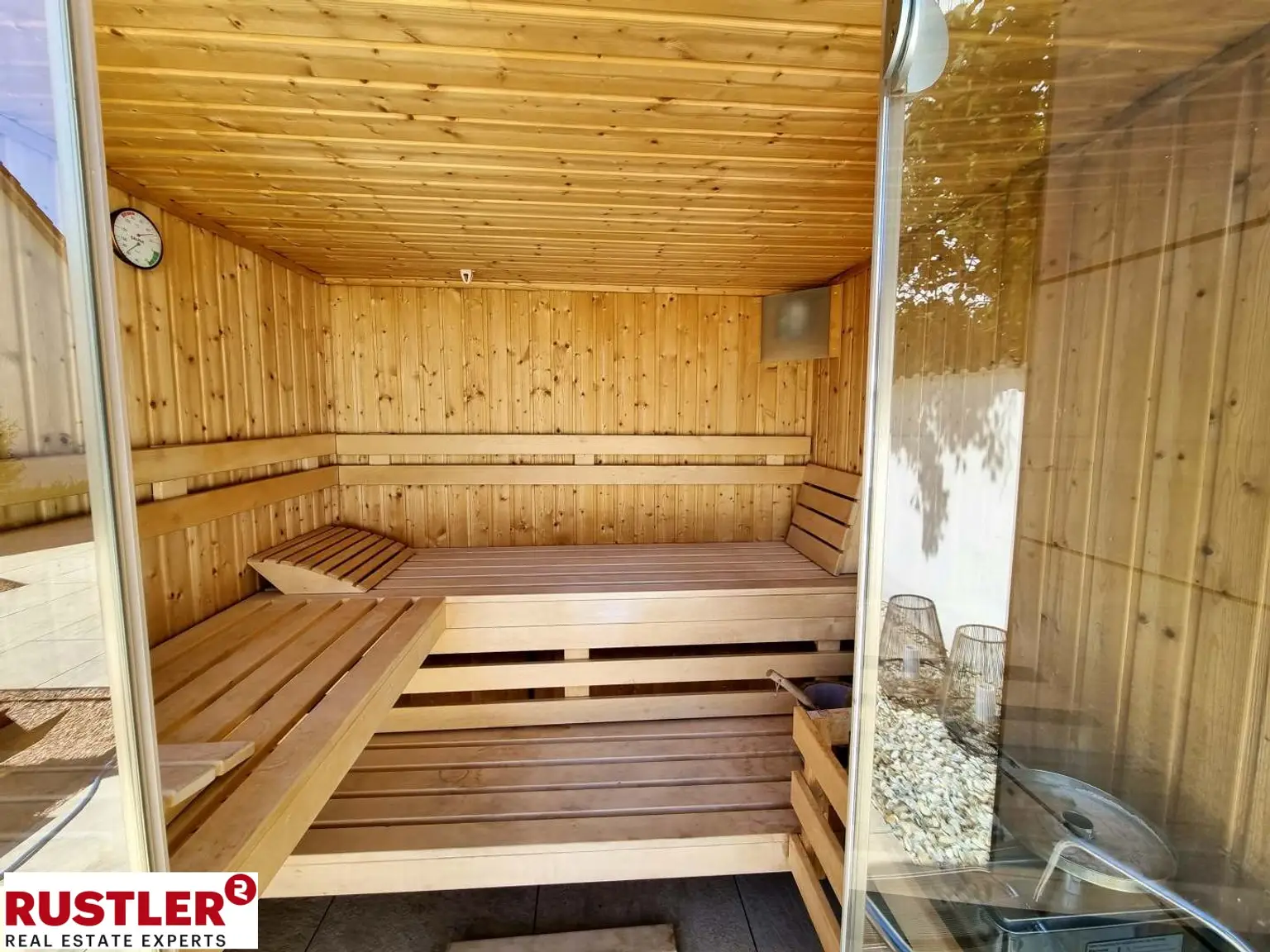 Großzügiges Einfamilienhaus mit separater Wohneinheit  & Pool