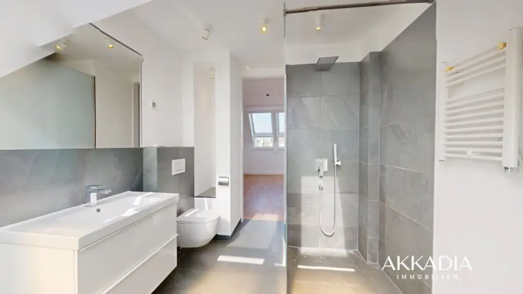 Lichtdurchflutete Dachgeschoßwohnung mit atemberaubenden Ausblick