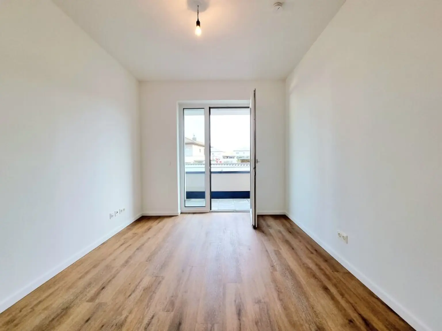 Exklusive 3-Zimmer Wohnung | 68 m² + 22 m² Balkon | Carport inkludiert | € 899 Gesamtmiete