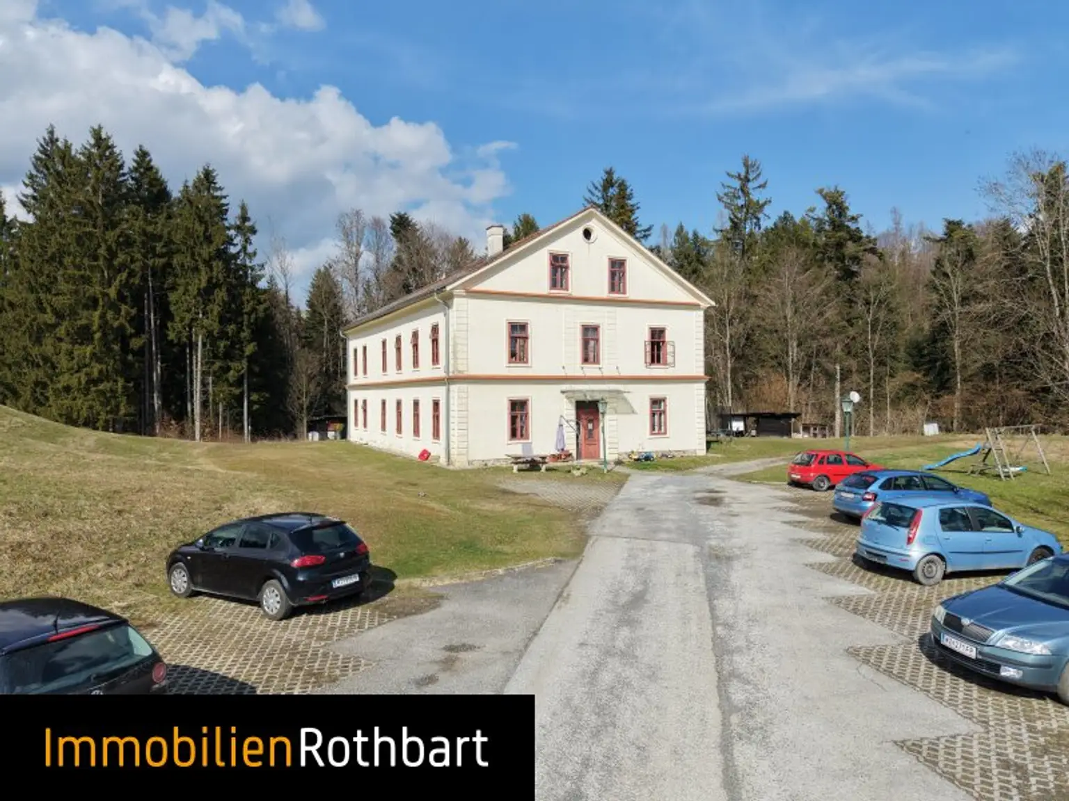 Wald mit Wiese und Zinshaus!