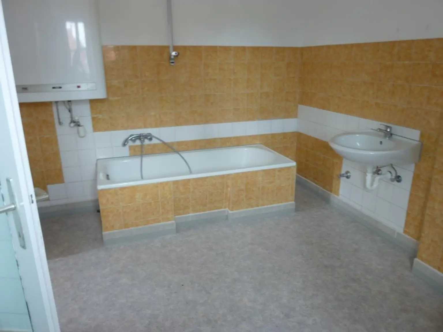 Sonnige Singlewohnung im 2. Stock!