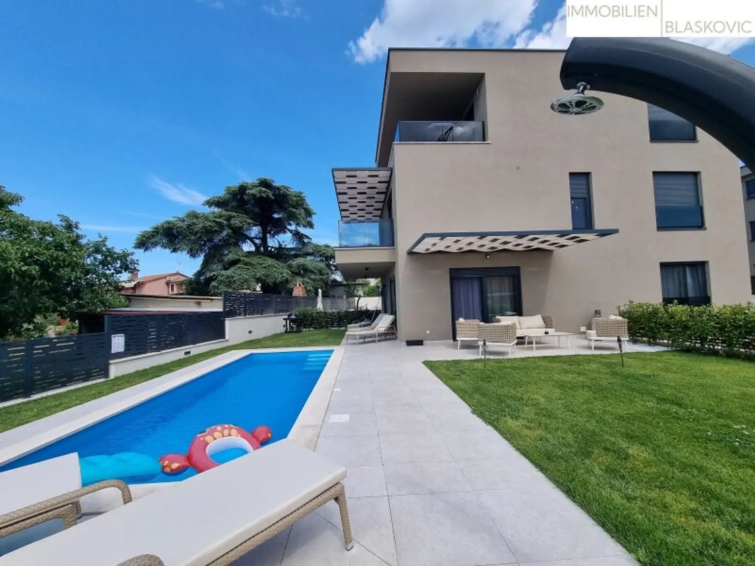 Maisonette-Wohnung mit Swimmingpool