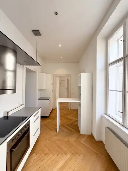Exklusives 4-Zimmer-Altbaubüro mit Blick auf das Hotel Imperial – Kärntner Ring, 1010 Wien