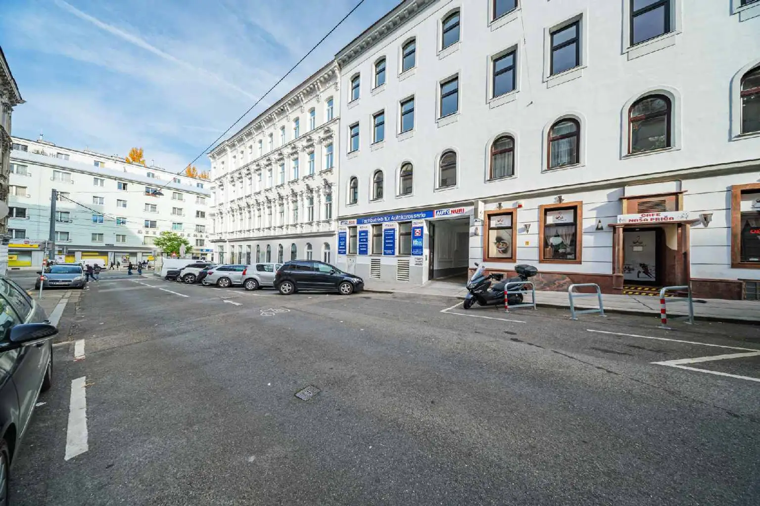 Charmante Altbauwohnung mit zwei Zimmern in sanierungsbedürftigem Zustand-in lebendiger Umgebung