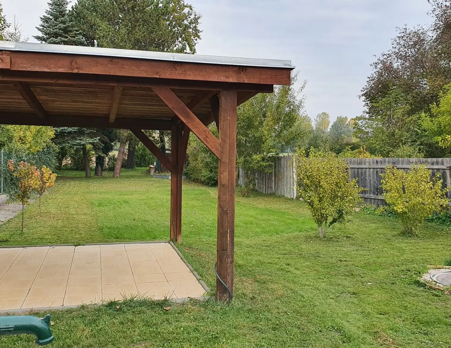 Günstiger Baugrund - an MISTELBACHER Stadtgrenze mit Altbestand