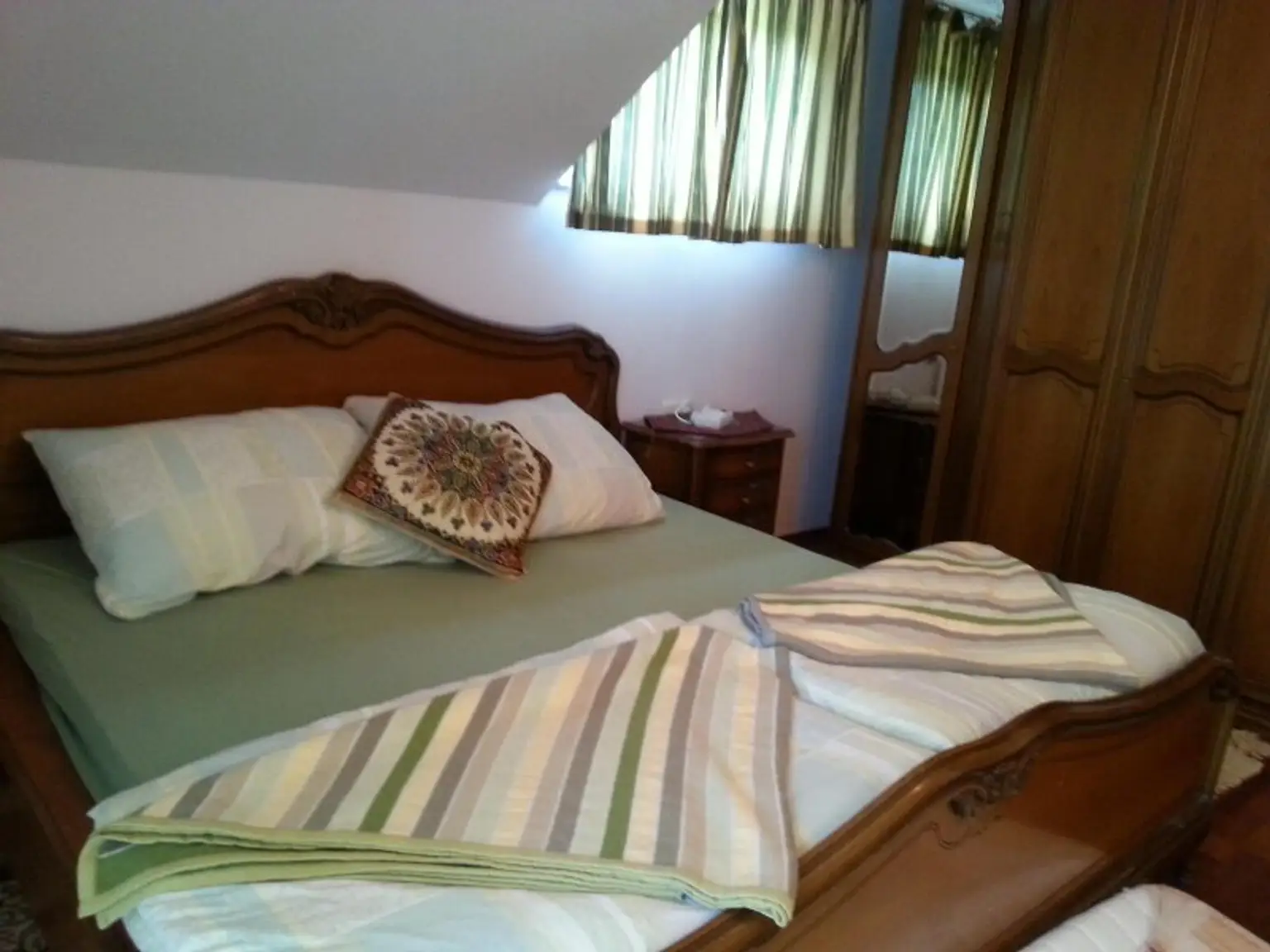 1 OG Schlafzimmer mit Balkon