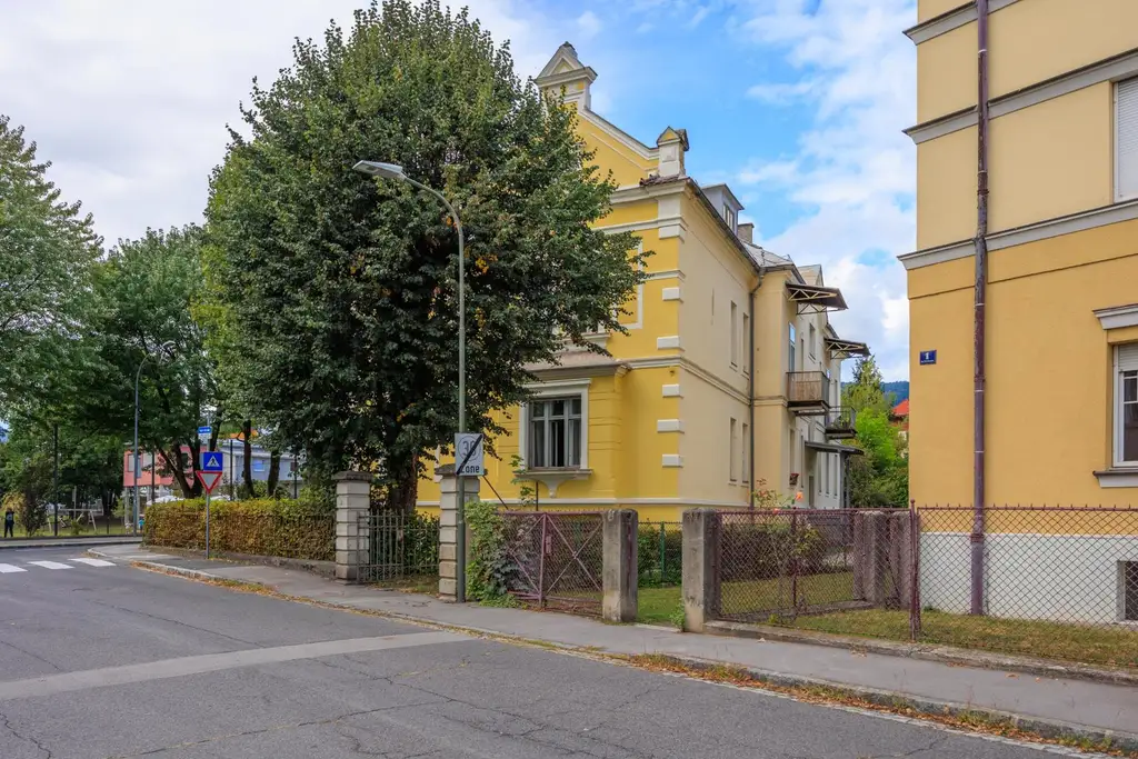 Grundstück mit -"Villa Hottenstein"