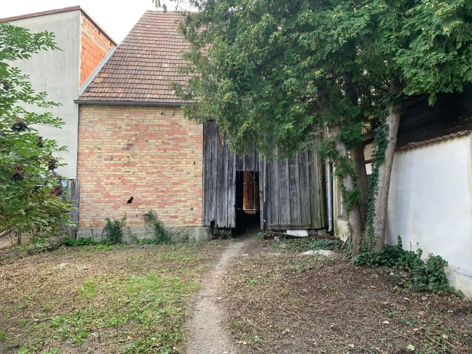 Großzügiges Wohnhaus inkl. Geschäftslokal/Büro im Zentrum von Mattersburg