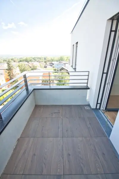 Neubau mit Style – 4-Zimmer-Wohnung mit Terrasse, Balkon & WG-Potenzial