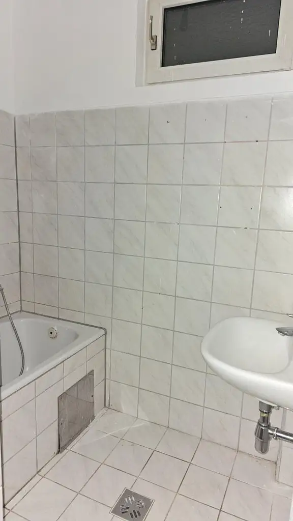 Charmante, günstige Altbauwohnung mit großem Garten im Herzen von Graz