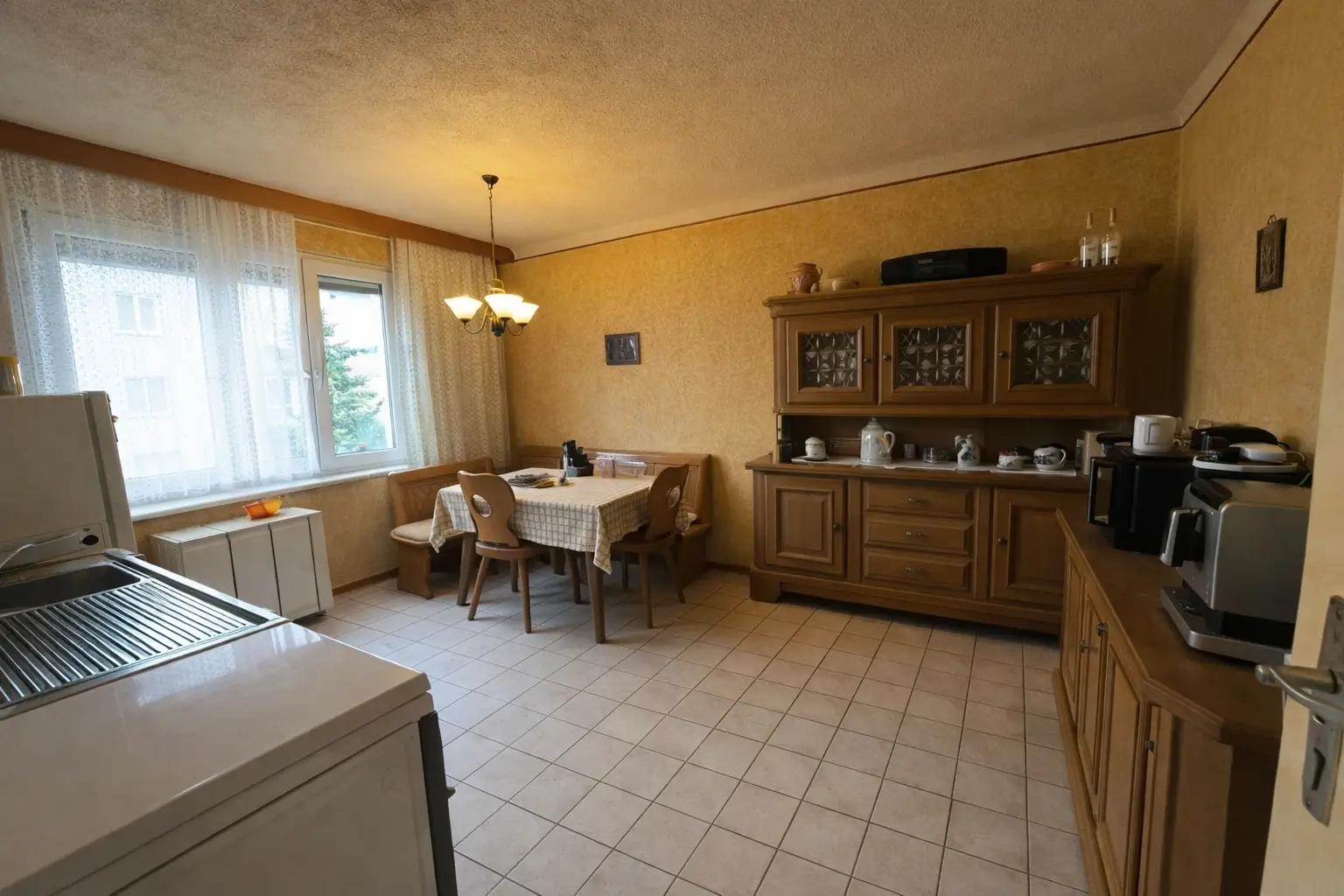 Küche und Essbereich