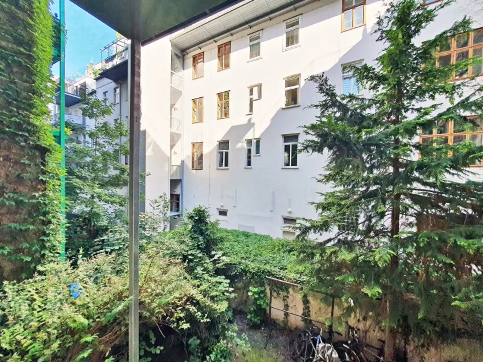 ca. 10-11 m² großer Balkon bewilligt