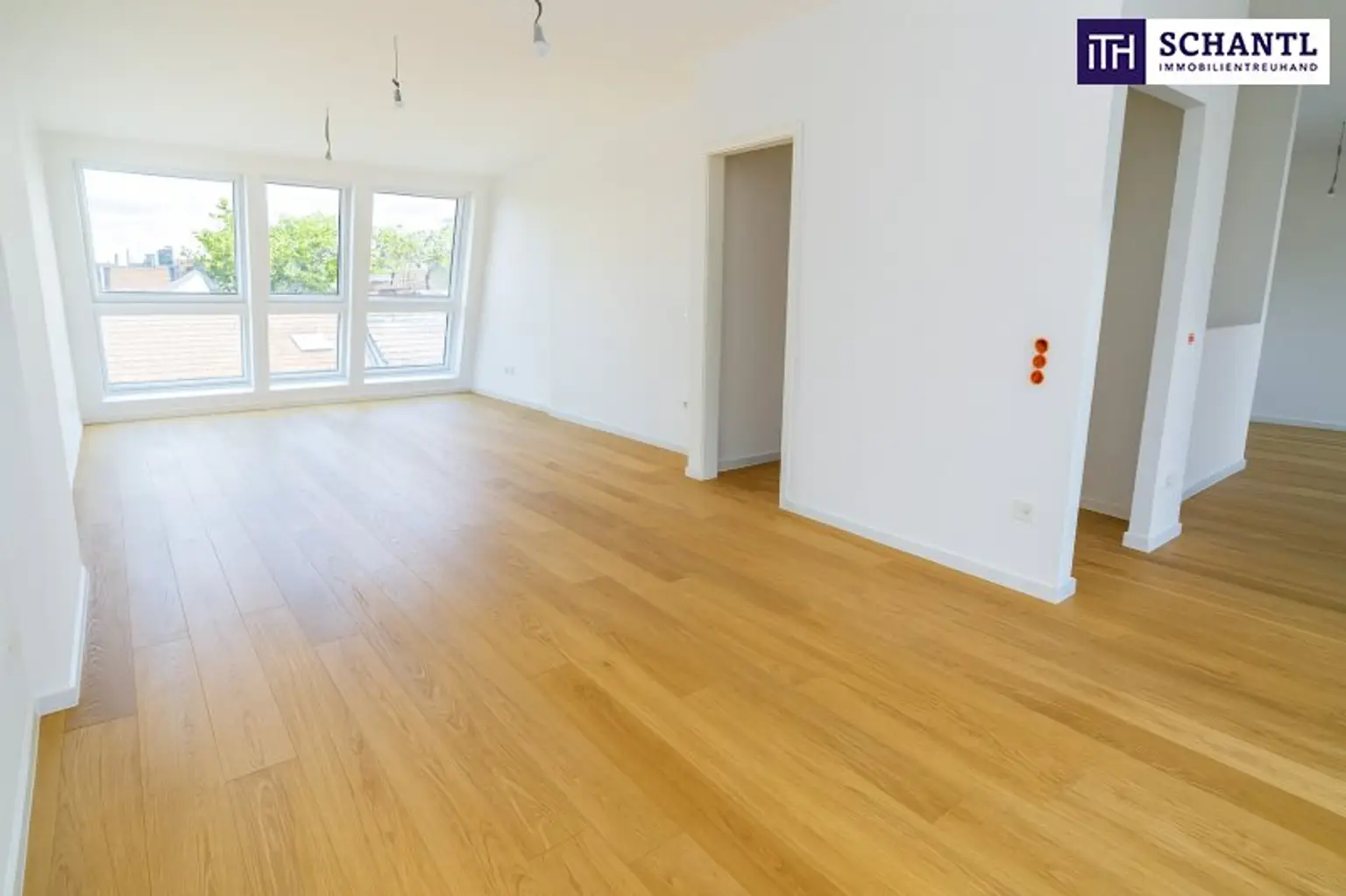 Exklusives Familienparadies über den Dächern – Stilvolle 4-Zimmer-Dachgeschosswohnung mit zwei Terrassen + moderner Luftwärmepumpe + Klimaanlage