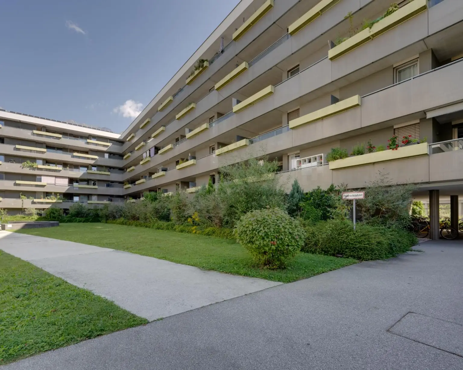 Lage & Komfort – Familienwohnung mit Gartenanteil & zwei Terrassen