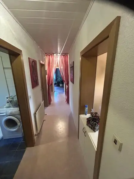Eigennutzen oder Vermieten: Modernisiertes Zweifamilienhaus 195m² mit 6 Zimmern in verkehrsgünstiger Lage zur St Veiter Strasse , in Kärnten  € 419.000