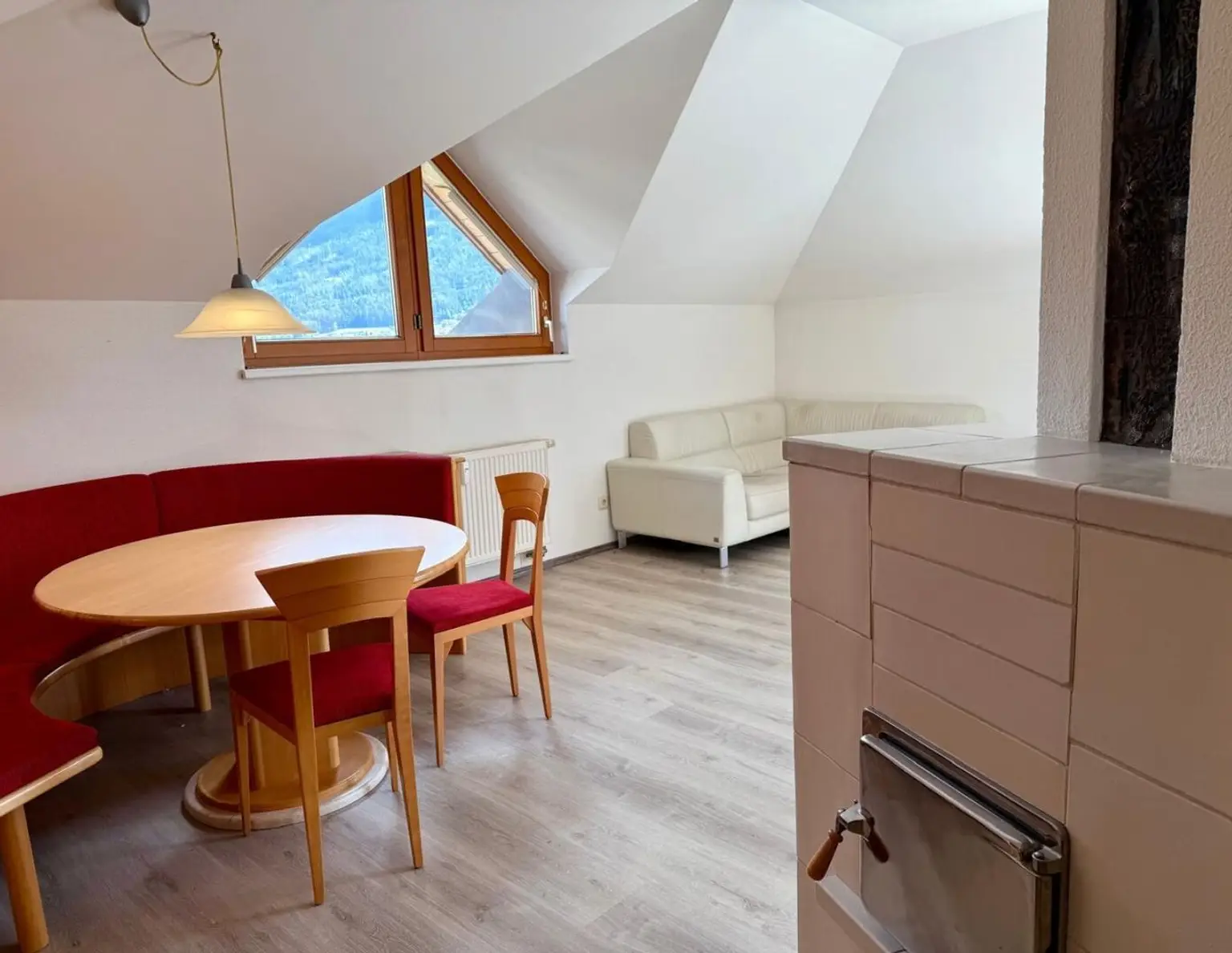 Super schöne 3-Zimmer-Dachgeschoßwohnung in ruhiger, zentraler Lage in Telfs