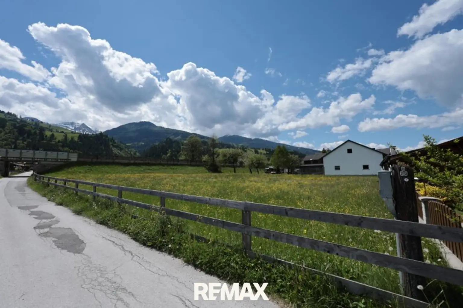 das unbebaute Grundstück Blick Richtung Westen