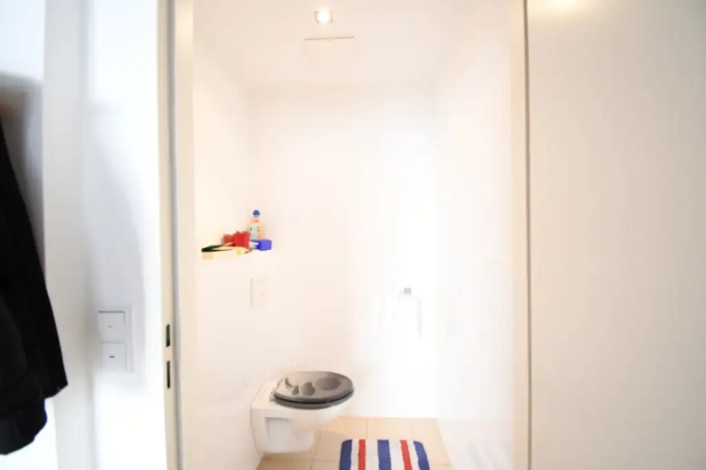 OPEN HOUSE-Besichtigung mit Einzelterminen, am Samstag, den 11.10.2025, zwischen 10:30-12.00! Pärchenhit! Zweizimmerwohnung in guter Lage in gepflegten Zustand!