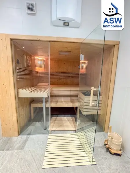 Perfekte Lage!! Top-moderne Altbauwohnung mit Balkon und Sauna in der Hauptstraße