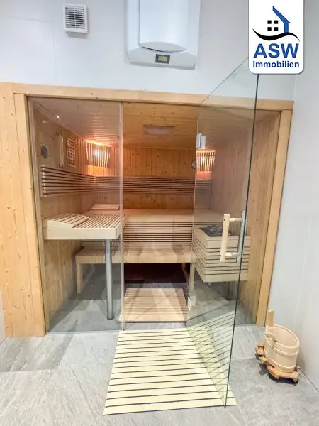 Perfekte Lage!! Top-moderne Altbauwohnung mit Balkon und Sauna in der Hauptstraße