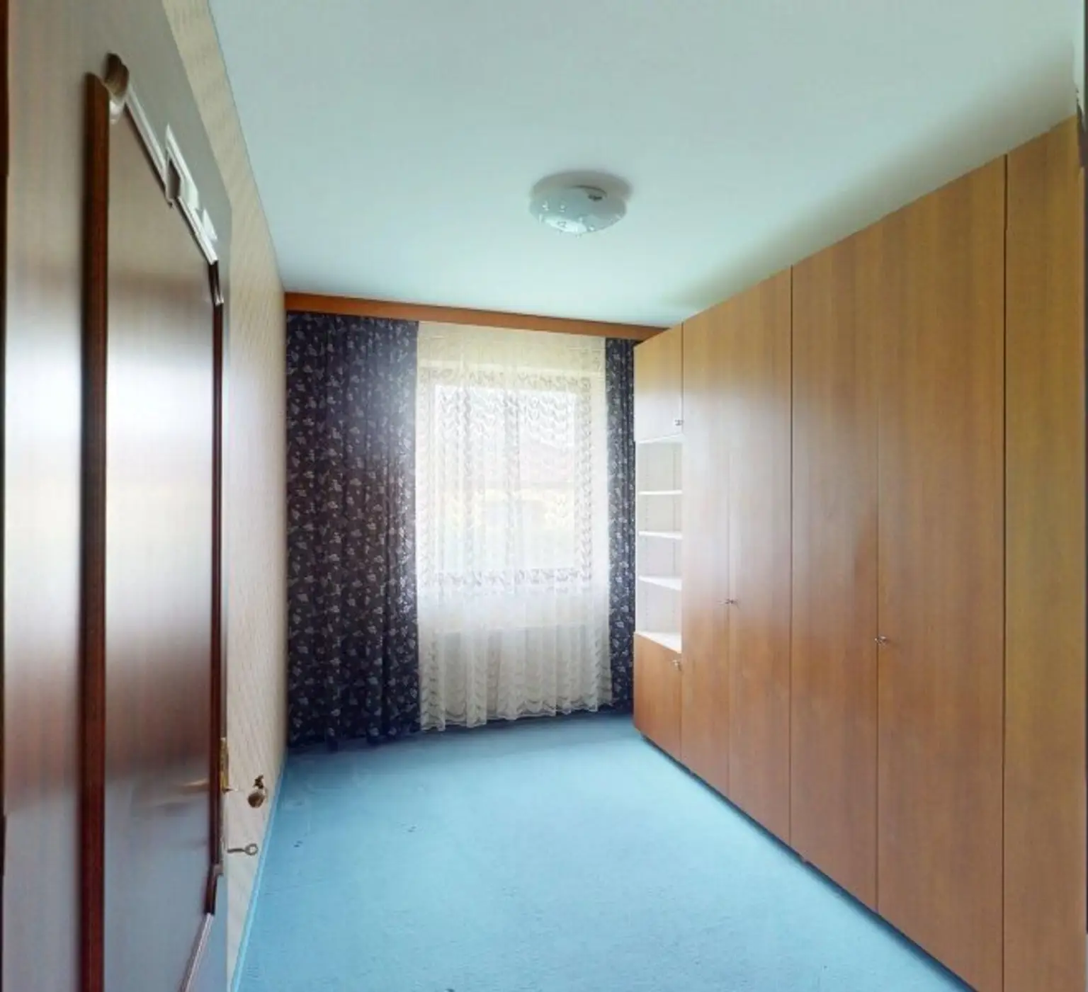 Einfamilienhaus in ruhiger Siedlungslage mit großem Garten (Pachtgrund)