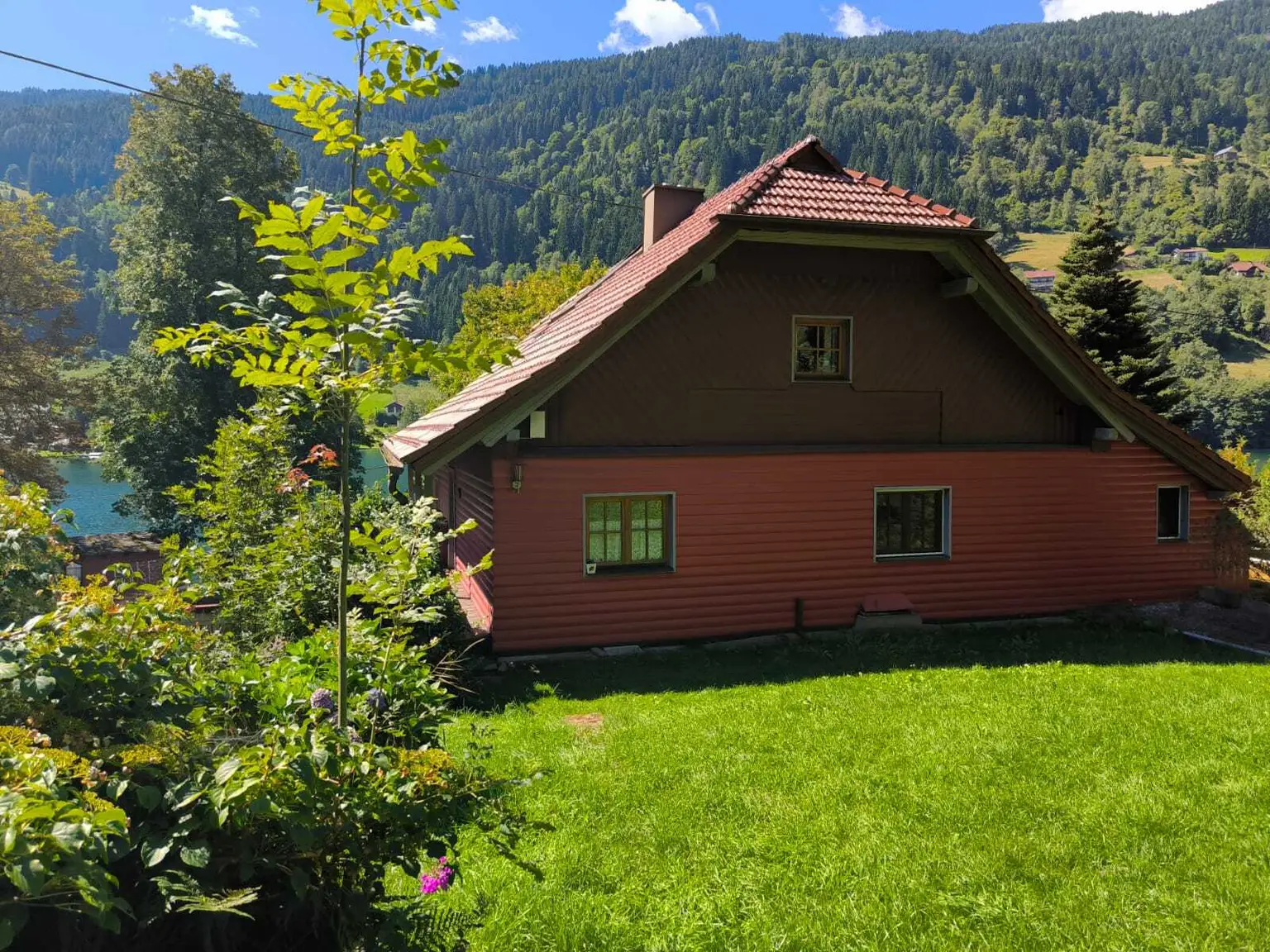 Großzügige Liegenschaft am Afritzer See – mit Apartment, privatem Seezugang und Panoramablick