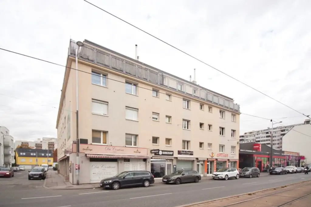 Toll geschnittene, helle 2-Zimmer-Wohnung mit viel Potential | riesige Terrasse | separierte Küche