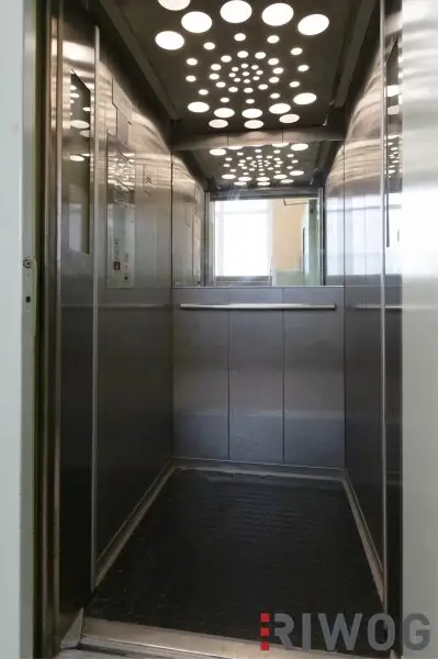 SEHR RUHIG // TOP LAGE NAHE U-BAHN // Sanierungsbedürftig