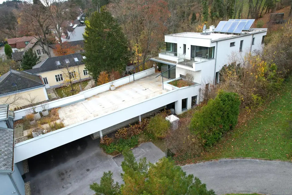 Exklusive Luxusvilla in absoluter Ruhelage mit Pool!