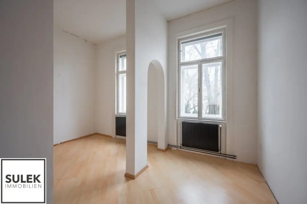 Adaptierungsbedürftige Erkerwohnung direkt beim Schloss Schönbrunn - 3 Zimmer