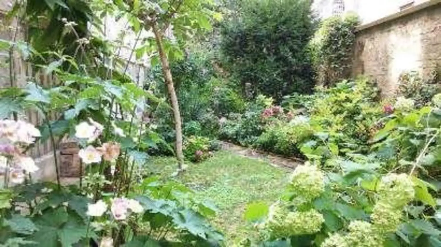 Großzügige, ruhige Altbauwohnung mit Gartenmitbenützung nähe Praterstern