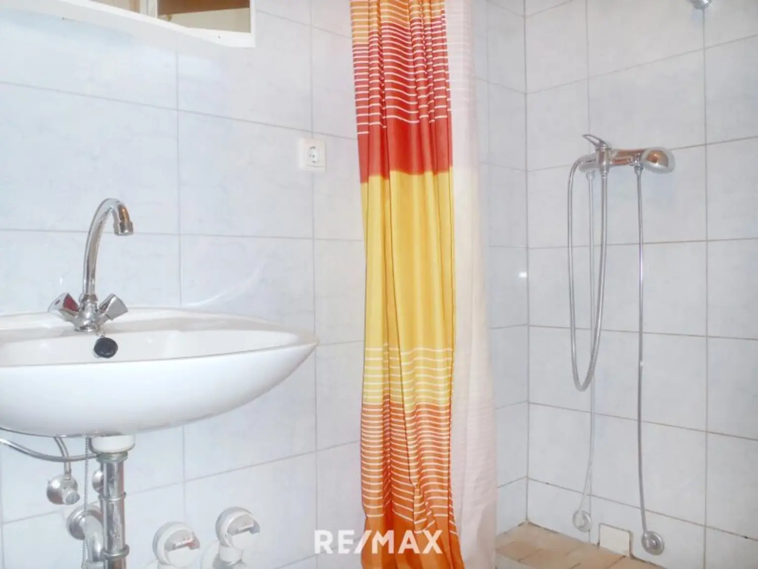 Badezimmer (separate Wohneinheit)