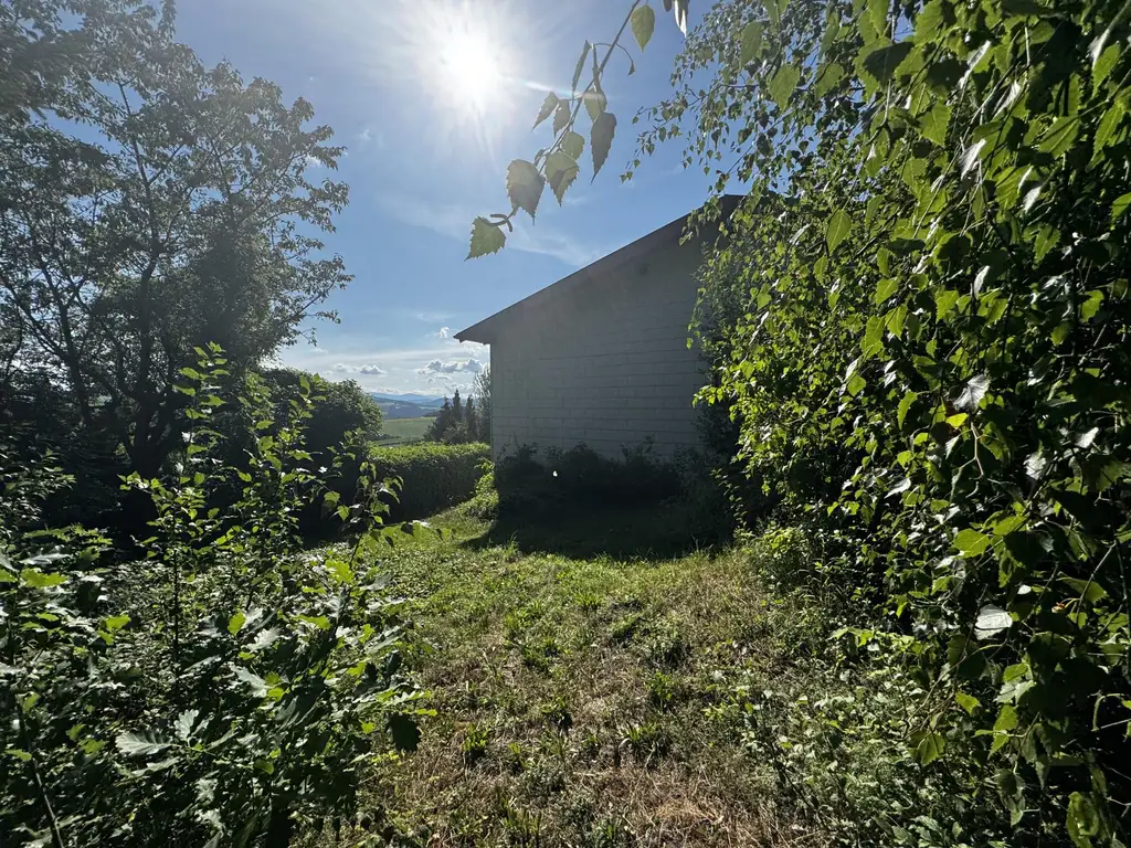 Einzigartige Liegenschaft mit Wald und Panorama
