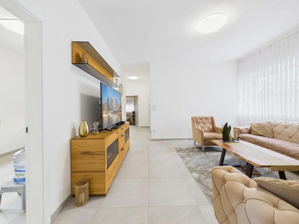 Kernsaniertes Anlageobjekt mit großzügigen Büroflächen und Wohneinheiten in 4050 Traun